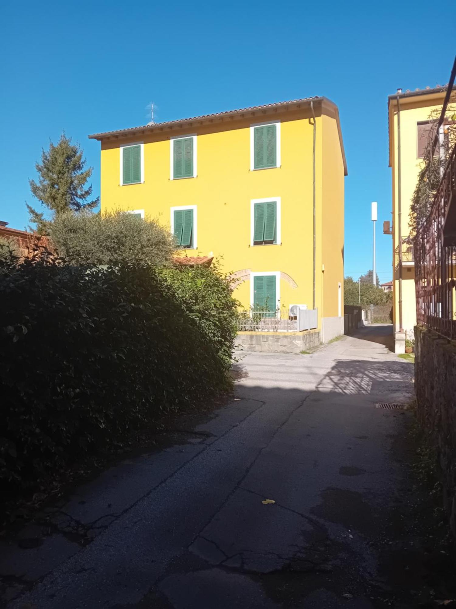Appartamento Happy Days Lucca Bagian luar foto